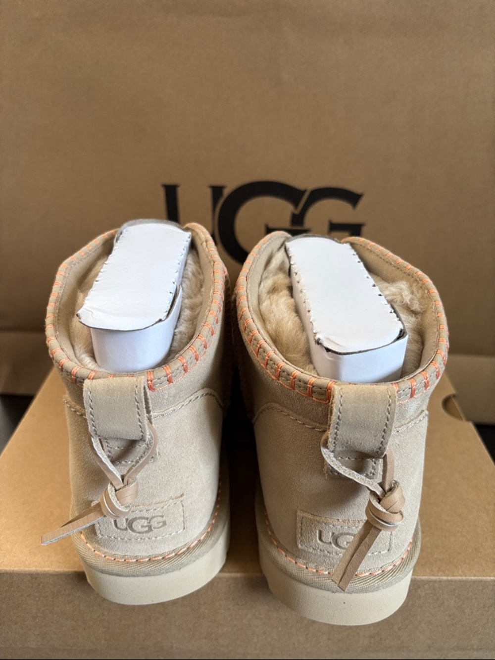 UGG CLASSIC ULTRA MINI ELARIA IN MUSTARD SEED SZ 7,8,9 NEW IN BOX - Picture 5 of 10